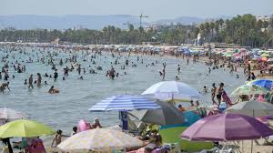 Playa de Levante en Salou durante la temporada alta
